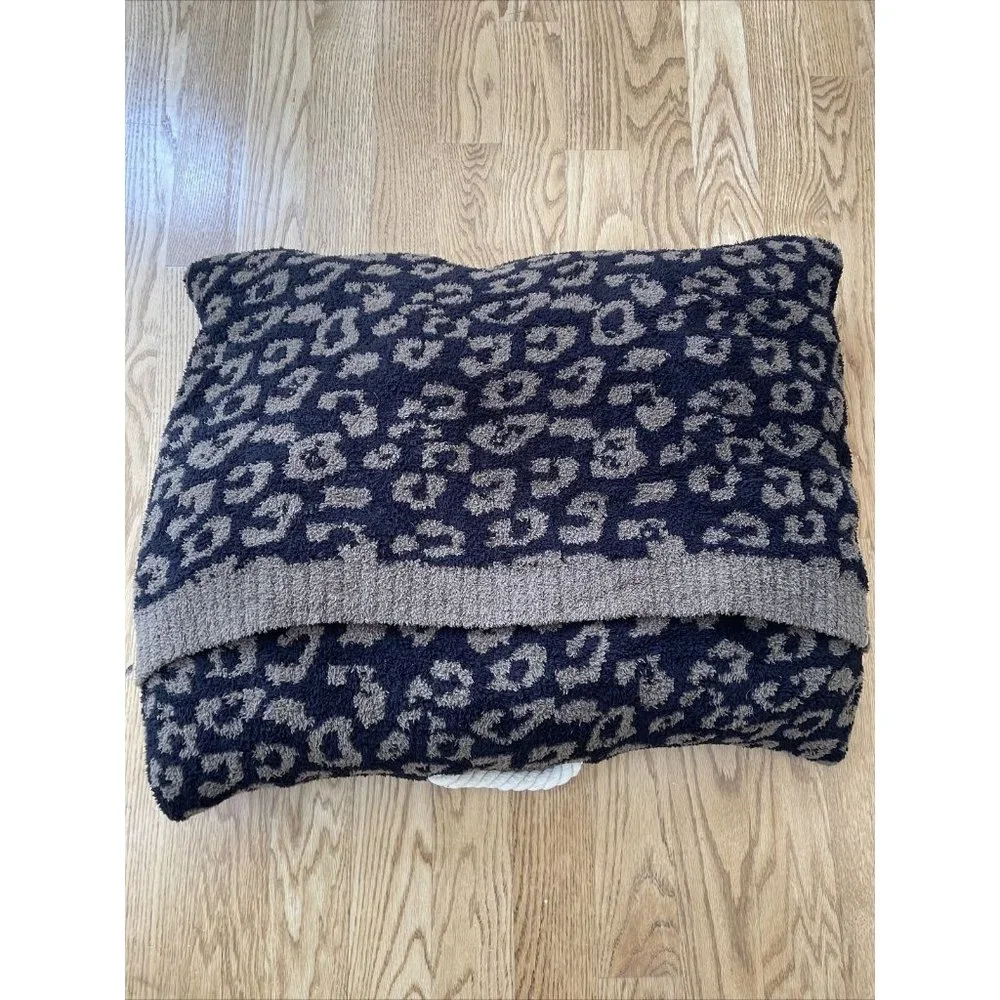 Barefoot Dreams Cozy Chic Pet Dog Bed Leopard Thyme and Black Size MEDIUM